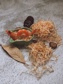 Hình của món Cơm chiêm tôm rắc gia vị cho bé.