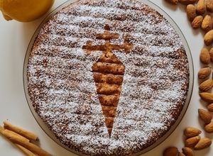 Una foto de Tarta de Santiago ➕ 🐚🐚🐚 Tarta de almendras 🇪🇸