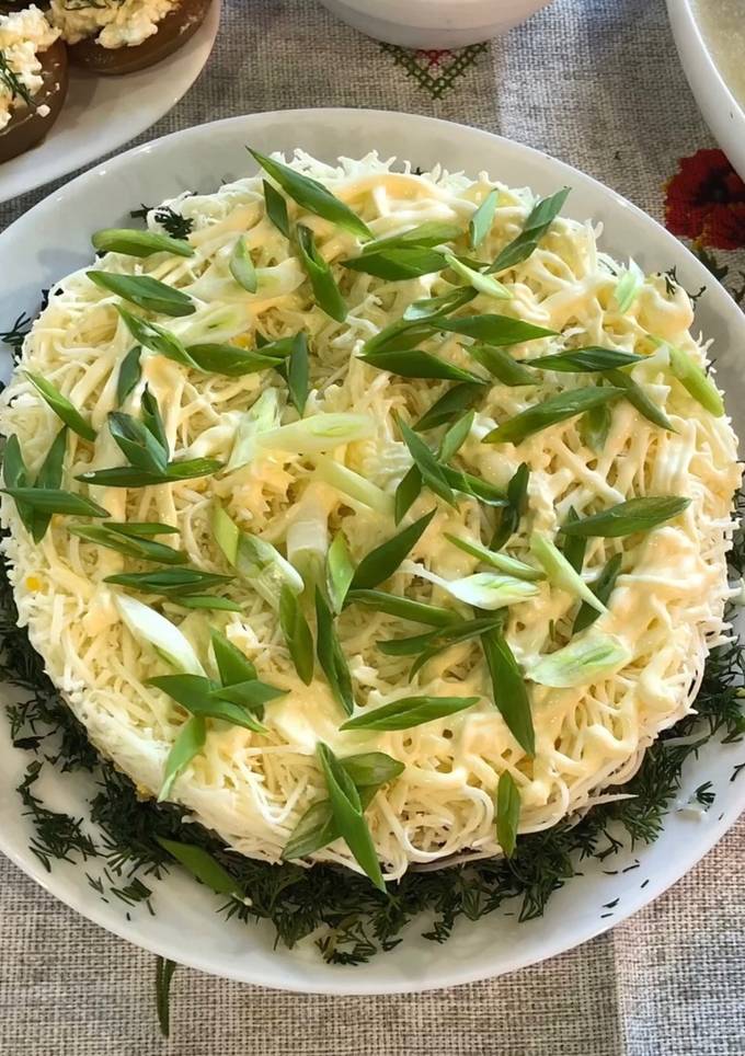 Салат з куркою та грибами