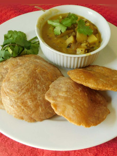 பூரி(poori recipe in tamil) செய்முறை முக்கிய புகைப்படம்