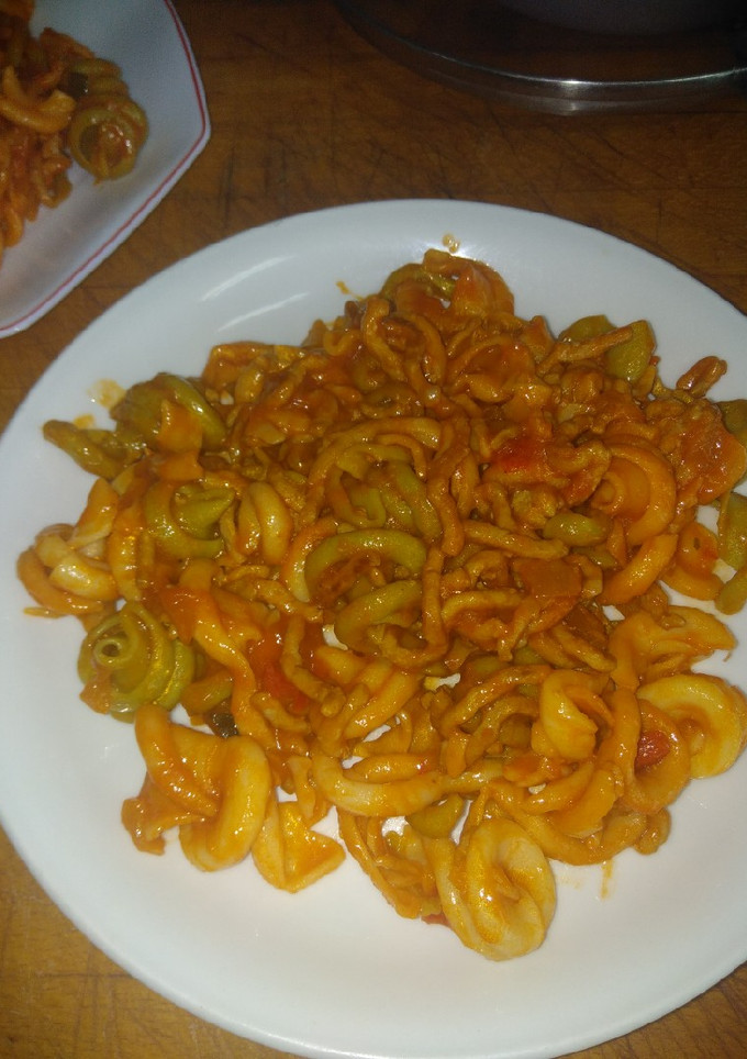 Una foto de Espirales de verduras con tomate