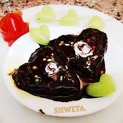 A picture of Chocolatey fruity flavour cake.