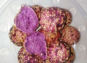 Hình của món Bánh khoai lang tím bi chiên.