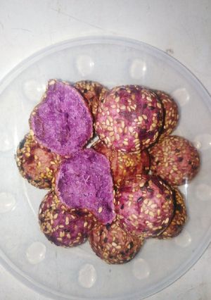 Hình của món Bánh khoai lang tím bi chiên.