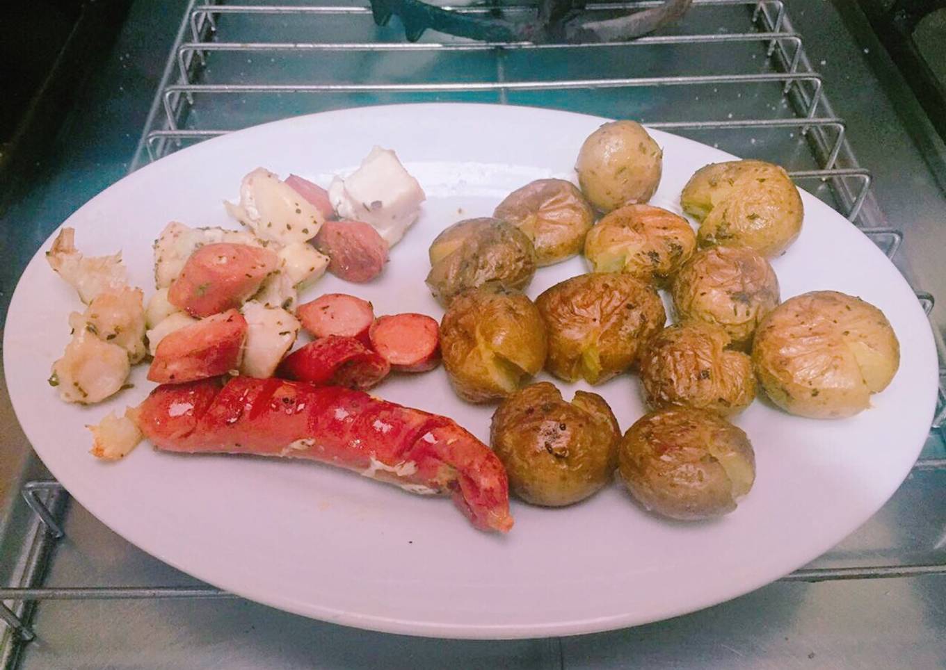 Roasted baby potato w/ chicken & sausage
