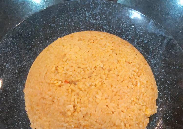الرز الأحمر بتاع السمك