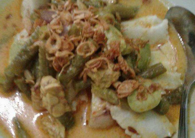 Ketupat gulai kacang panjang ala padang