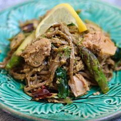 A picture of Wholewheat Soba noodles with tin tuna and green pesto 🍜.