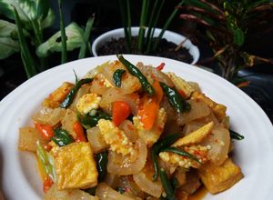Foto resep 20.Tumis pedas kikil tahu bandung dan soleng