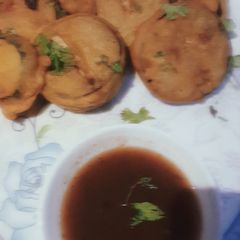 A picture of Baingan k pakore.