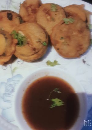 A picture of Baingan k pakore.