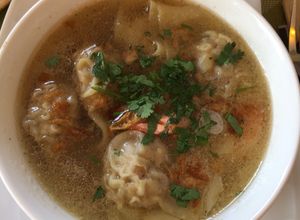 Une photo de Soupe de Raviolis chinois (wontons)