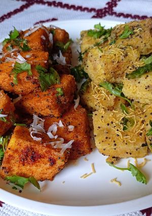 सुरती वाटी दाल खमन (टमटम और कालीमिर्च) रेसिपी मुख्य फोटो
