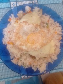 Una foto de Hamburguesas con arroz Primavera