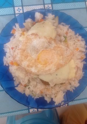 Una foto de Hamburguesas con arroz Primavera