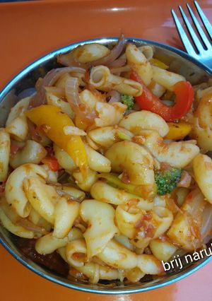 A picture of Veggie macaroni.