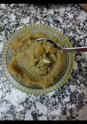 गुड़ सेमोलिना हलवा (Jaggery semolina Halwa recipe in hindi) रेसिपी मुख्य फोटो