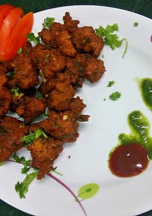 A picture of Moong dal pakode.