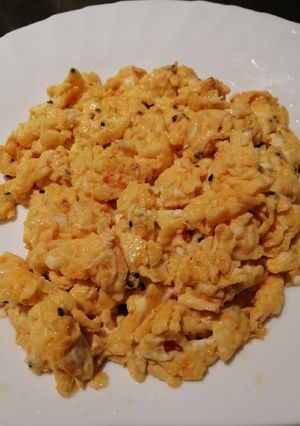 A picture of Scrambled Egg with Chili Sauce.