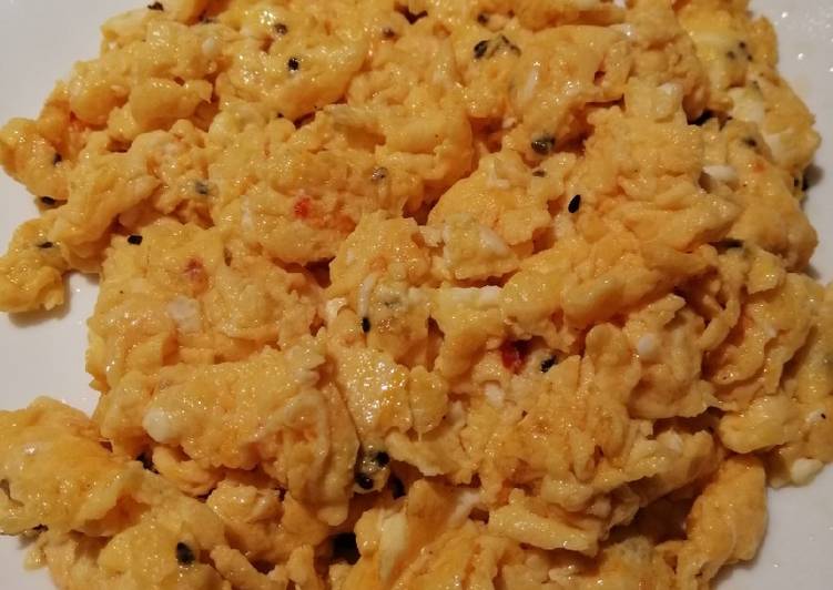 Step-by-Step Guide to Prepare Homemade Scrambled Egg with Chili Sauce