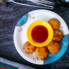 A picture of Crispy paneer tikkis.