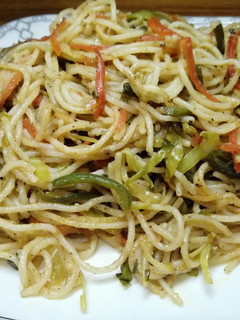 A picture of Chicken chowmein.