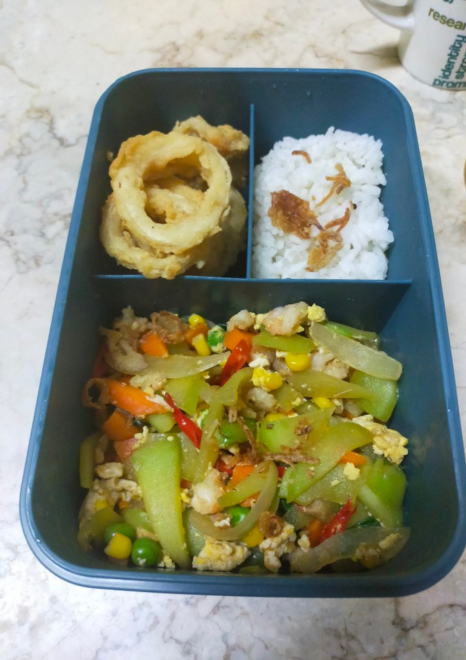 Foto resep 015. #bekalkerja : Tumis Labu Siam + Cumi Goreng Tepung