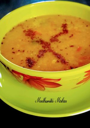 A picture of Moong and Chana Mixed Dal (yellow lentil and split chickpeas).