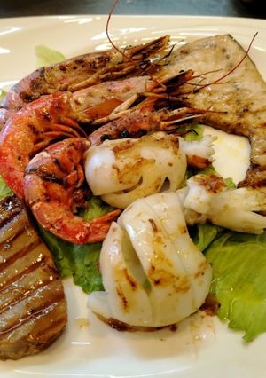 Foto di Grigliata di Gamberoni, Tonno, Pesce Spada e Seppie