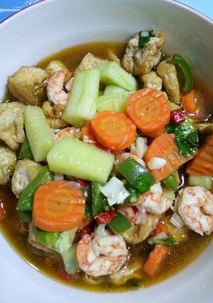 Foto resep Udang saos tiram, campur petai, wortel, timun dan tahu 😋
