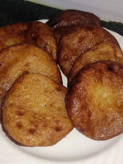 बनाना पैन केक (banana pan cake recipe in Hindi) रेसिपी मुख्य फोटो