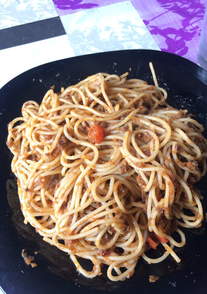 Una foto de Espaguettis con falsa boloñesa