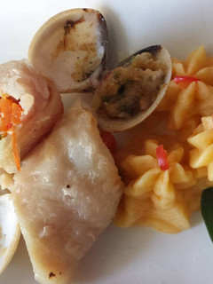 Una foto de Filetes de pescado rellenos de vegetales