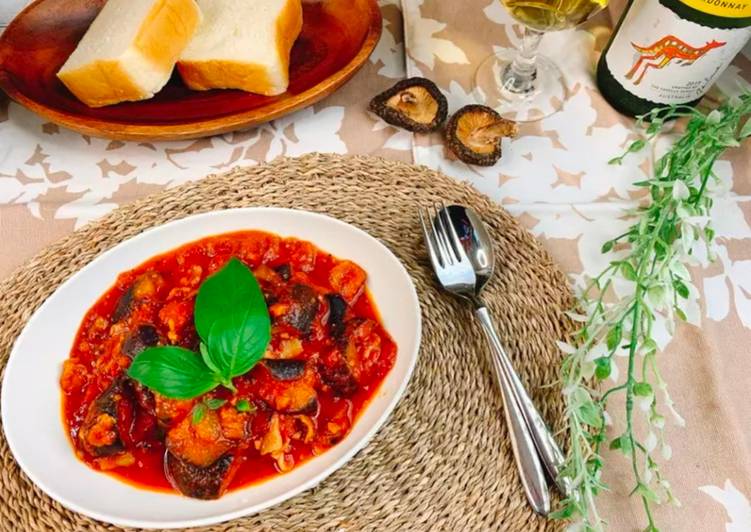 Eggplant and tomato stew with Shiitake powder