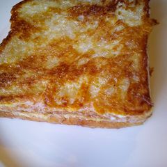A picture of Toast mayai #localfoodcontest Nairobi east.
