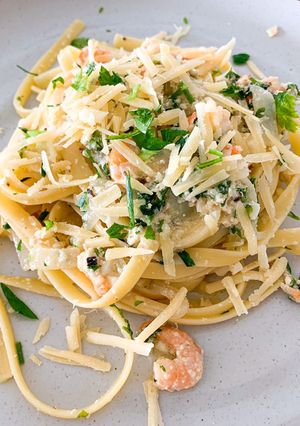 Una foto de Pasta con langostinos