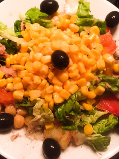 Una foto de Ensalada de garbanzos