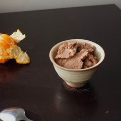 Walnut cacao ice cream A picture of Walnut cacao ice cream.