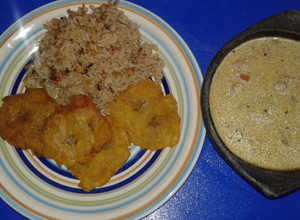 Una foto de Sopa de mariscos con leche de coco