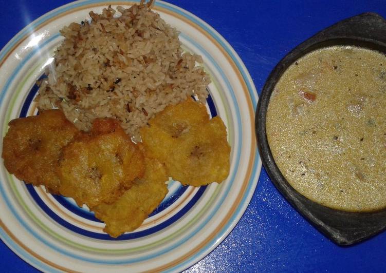 Sopa de mariscos con leche de coco