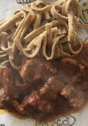Foto principal de Goulash de ternera con spaetzel. Sorprende a los que más quieres. 💚#vendimia2020