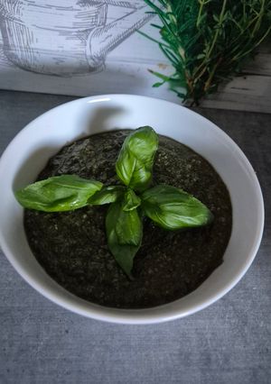 Une photo de Pesto basilic aux noix