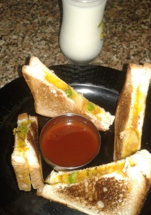 आलू मटर का सैंडविच (aloo matar ka sandwich recipe in Hindi) रेसिपी मुख्य फोटो