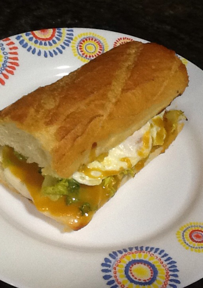 Una foto de Bocadillo de lomo con salsa de mostaza a la miel