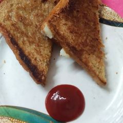 A picture of Potato and Mayo toast.