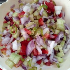 A picture of Kachoomar Salad.