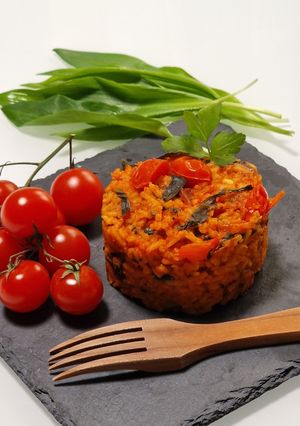 Medvehagymás, paradicsomos rizs (vegán) recept fotója