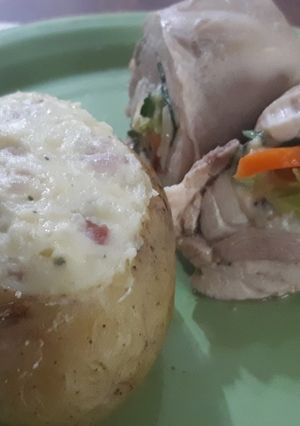 Una foto de Pamplona de pollo con papa rellena