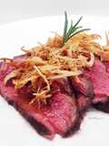Filetto di manzo Sorana al forno con cipolla fritta