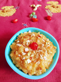 मूंग दाल मिल्कमेड हलवा (Moog Dal Milkmaid Halwa recipe in hindi) रेसिपी मुख्य फोटो